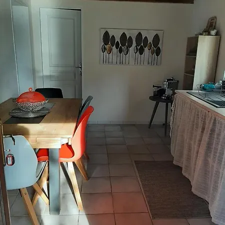 A La Campagne Avec Piscine Apartment