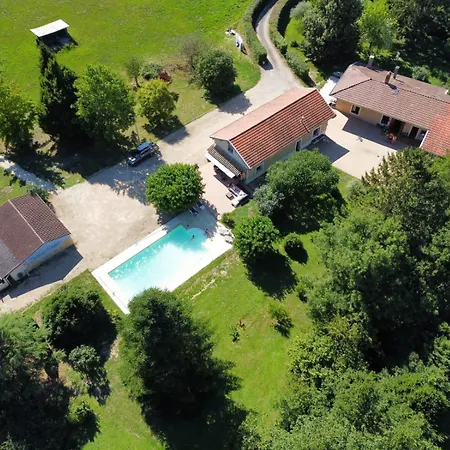Apartment A La Campagne Avec Piscine